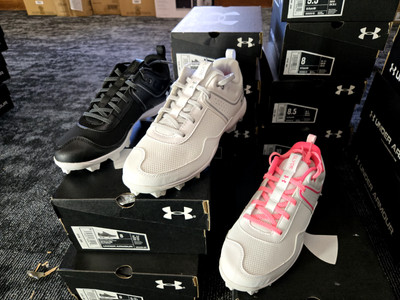 Under Armour Womens UA Glyde RM Jr. Softball Cleats