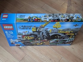 New LEGO City 4204  The Mine SET - 748 pcs age 6-12 SEALED Retired
