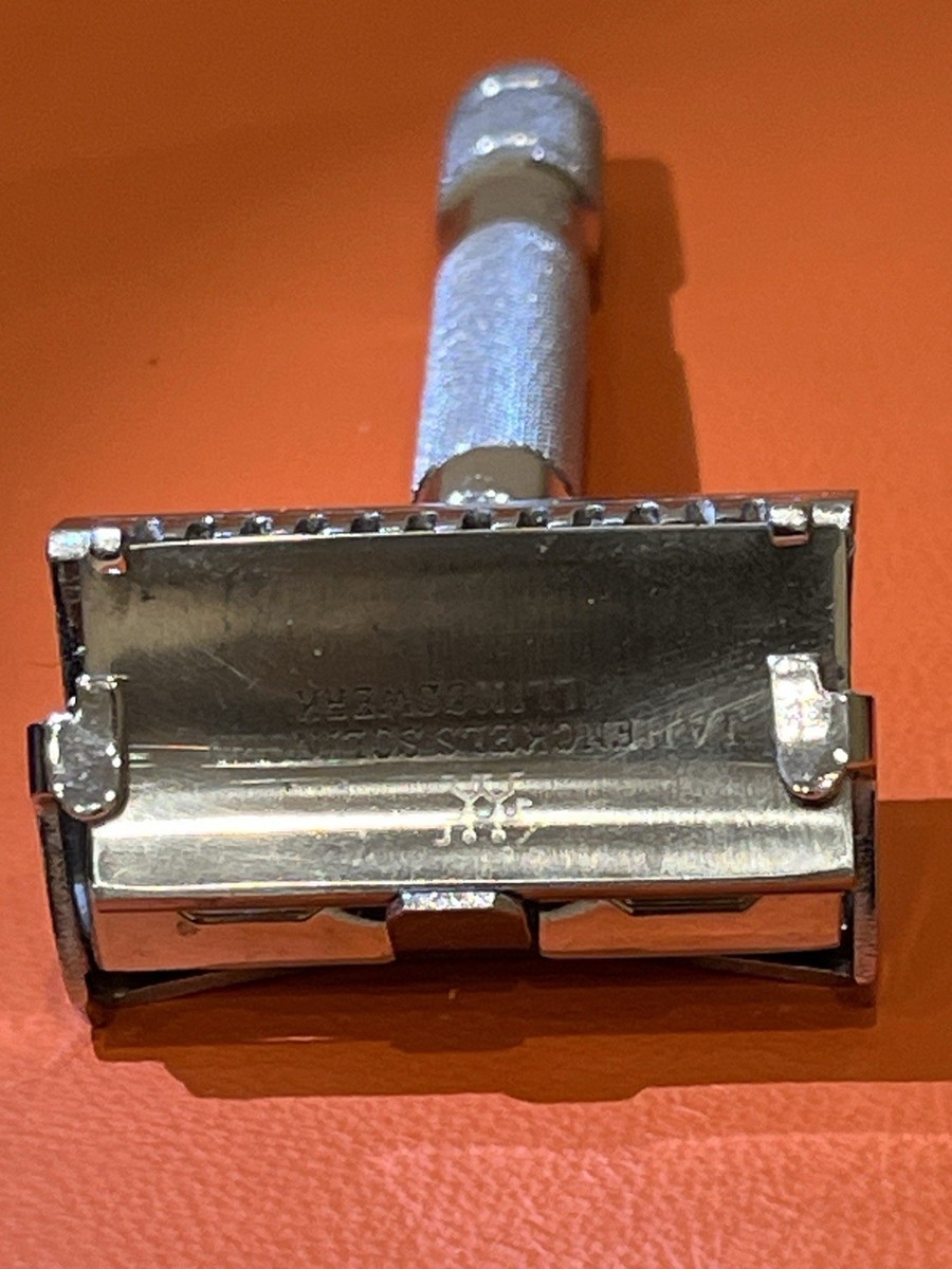 Vintage C.V. Heljestrand Eskilstuna Sweden DE Safety Razor Travel