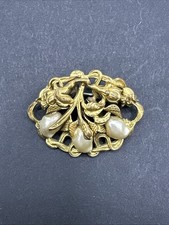 Vintage Baby Tooth Faux Pearl Flower Brooch J42