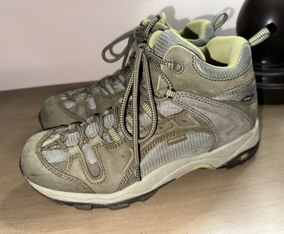 VASQUE VST Leather Gore-tex WP hiking boots W's 9 M Green EUC