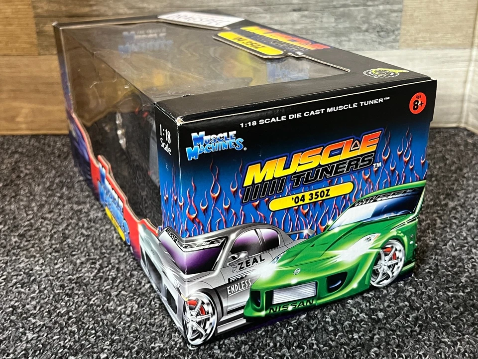 Funline Muscle Machines 2004 Nissan 350Z Nismo Grey Diecast 1/18 Car - Image 3 of 4