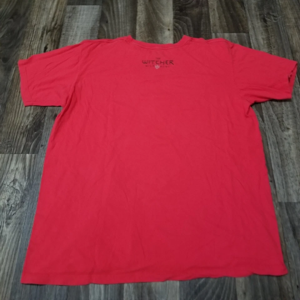Camiseta The Witcher 3 Wild Hunt Espadas Plateadas Promo Rara Talla XL Roja Foto 2 de 4