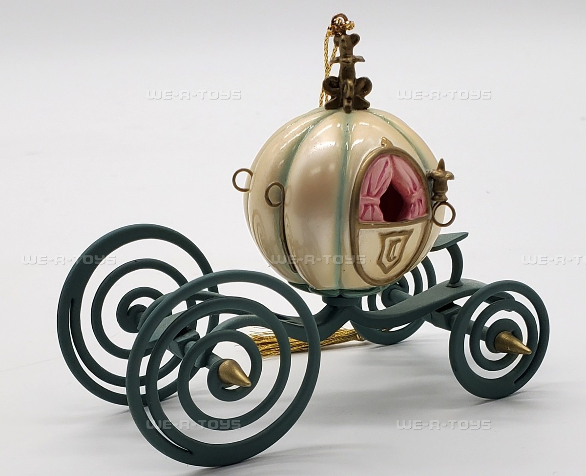 ディズニー　CLASSICS collection An Elegant Coach for Cinderella Ornament Walt Disney Classics