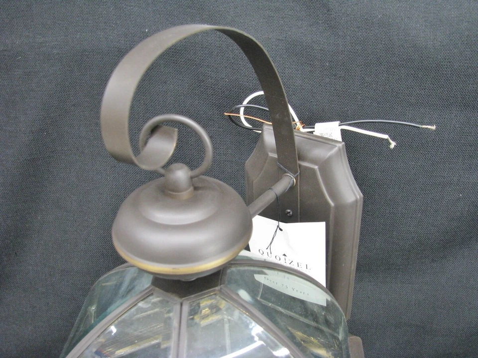 Nuevo 24" Quoizel 6 Caras Vidrio Linterna Pared Candelabro 3 Luces; Medici Bronce Foto 2 de 4