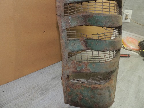 John Deere B Original Left Hand Grill Screen AB1535R - 第 4/8 張圖片
