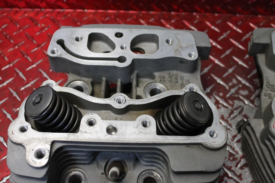 Harley Electra Glide 2006 OEM culatas delanteras y traseras 1999-2006 EG115 Foto 4 de 4