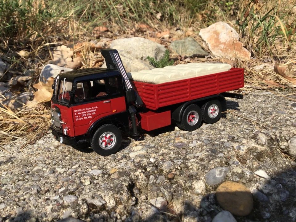 Camion d'Epoca Vintage Truck Fiat 650 1966 Bassetti Spa Die Cast Model 1/43 - Immagine 3 di 4