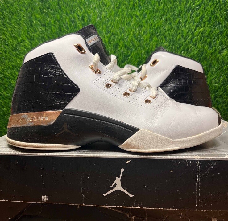 air jordan 17バスケットボールシューズ ホワイト/ブラック/ゴールド Nike Air Jordan 17+ OG Copper 2002 White Size 10 Sneakers w/ Box