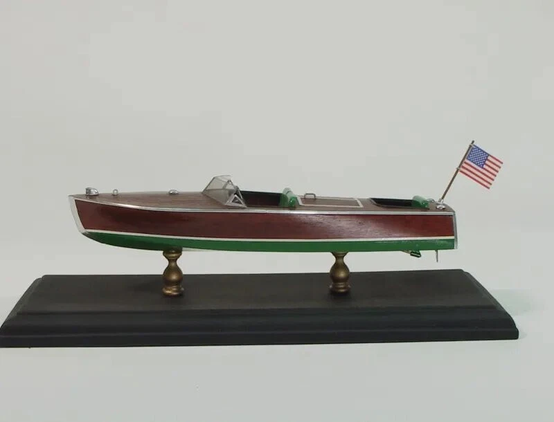Dumas Boats #1702 - 1949 Chris-Craft 19' Racer - scala 1:24 - kit di montaggio - Immagine 2 di 2