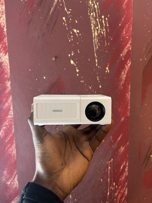 Tragbarer Mini-Beamer / Mini-Full-HD-Projektor, 900 Lumen, HDMI-Anschluss, USB