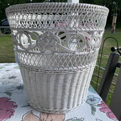 Wickerware Vtg White Wicker Garbage Can Trash Basket 10.5 X 10.5 Great Shape