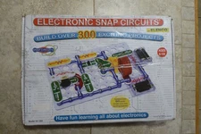 Elenco Snap Circuits SC-300 Electronics Kit – 300 Projects – Complete