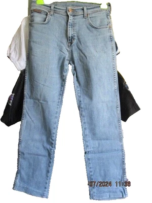 Jeans Hose  Wrangler Gr. W32 L 32 da umgenäht kürzer für kleinere Herren - Bild 1 von 4