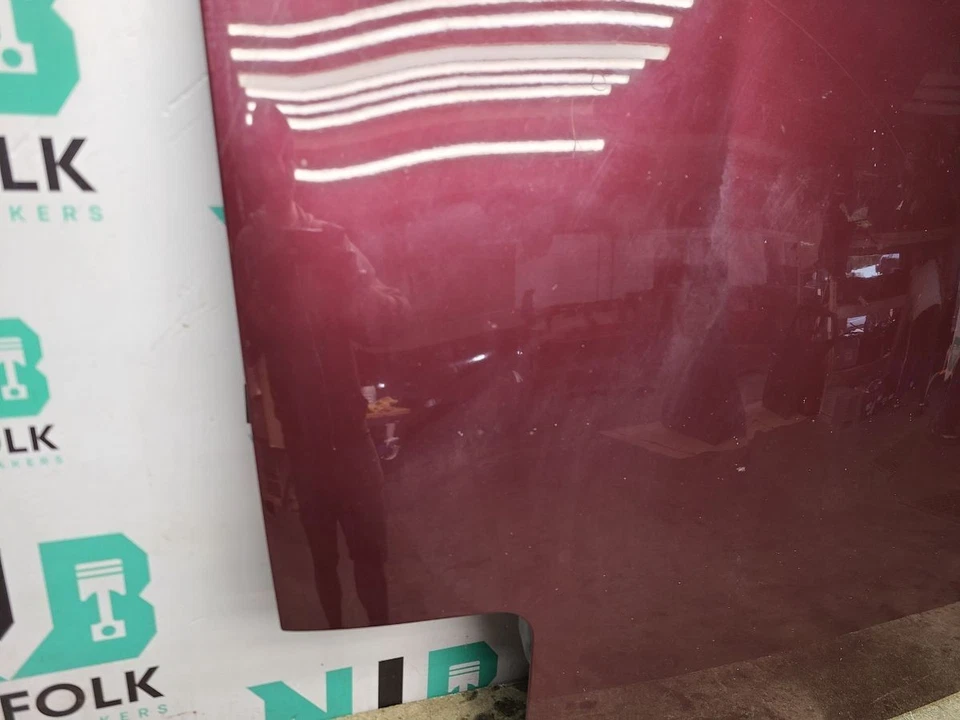 Mazda MX5 NA Bonnet Merlo Red - Image 3 of 4