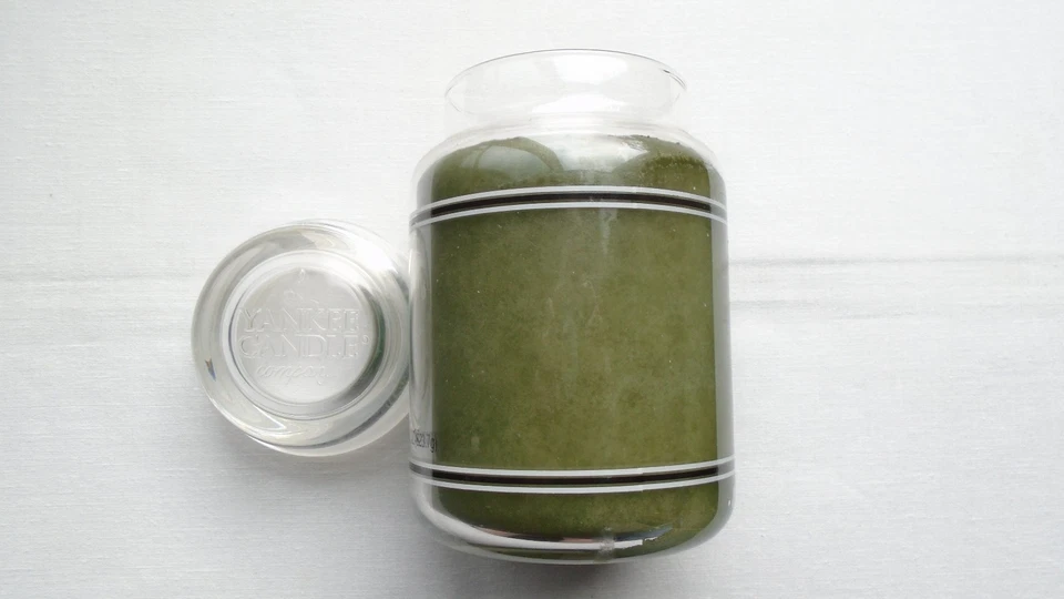 YANKEE CANDLE NEW/UNBURNED "CRISP SPRUCE" JAR 22OZ. BLACK BAND ERA HIGH QUALITY! - Image 4 of 4