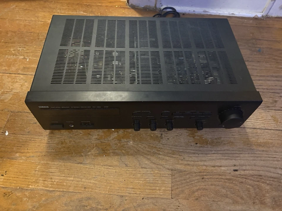 Yamaha RX-360 AM/FM Stereo Receiver Natural Sound Stereo Receiver 120V 160W 60Hz - Image 3 of 4