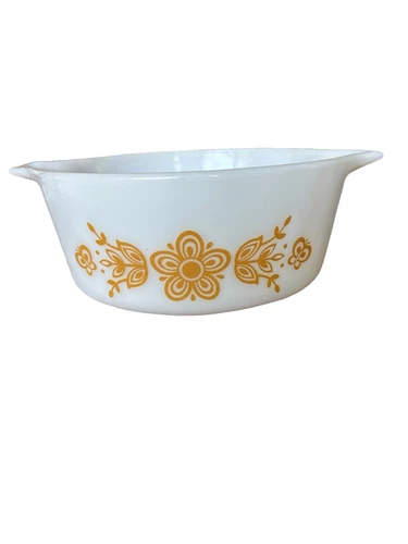 Vintage PYREX BUTTERFLY GOLD Casserole 472