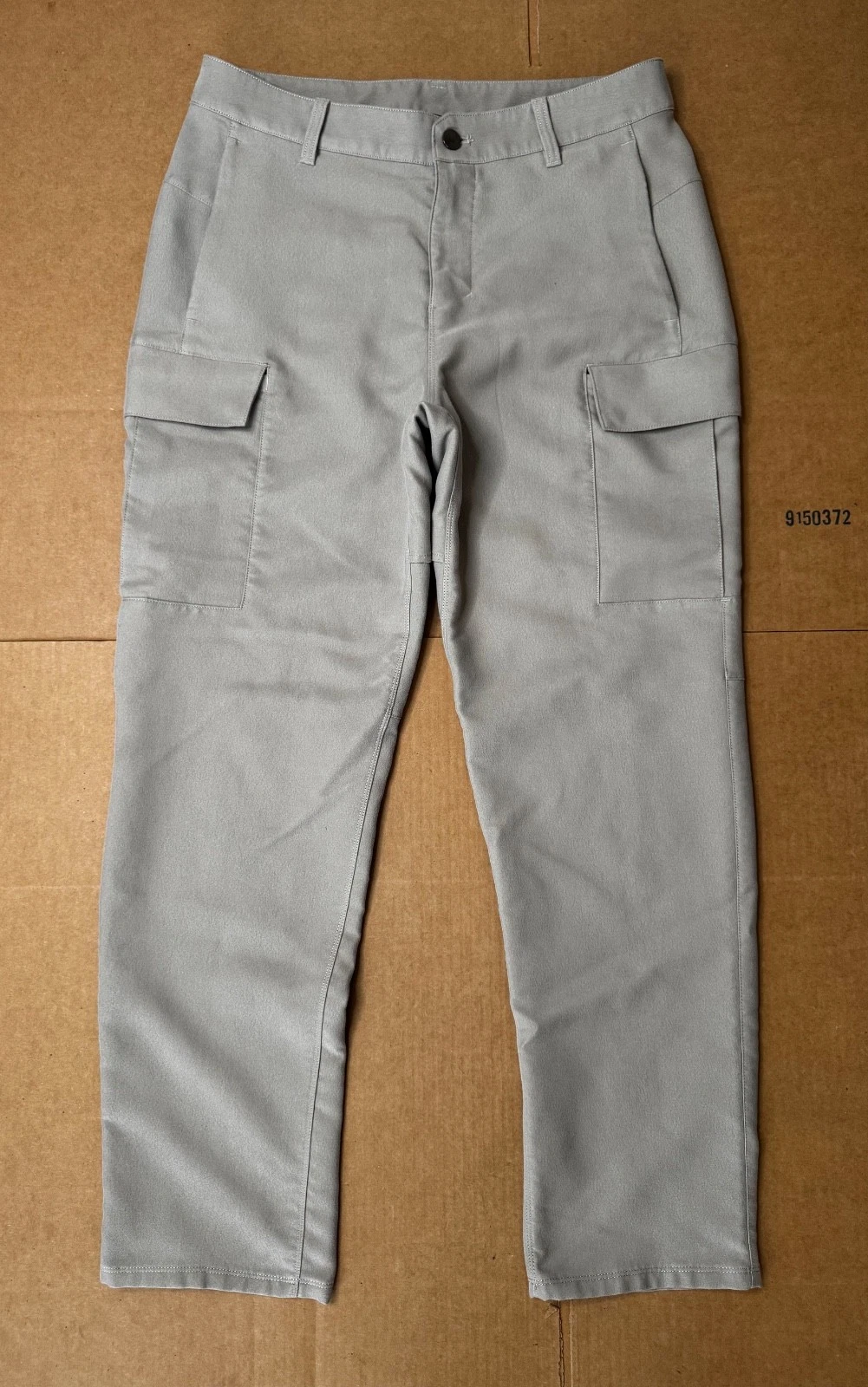 Lululemon Men’s 32x30 Sueded Cargo Athleisure Utility Gorpcore Gray Pants