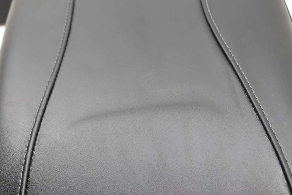 2016 MERCEDES-BENZ MAYBACH S600 6.0L - Almofada de assento central inferior traseira - Imagem 3 de 4