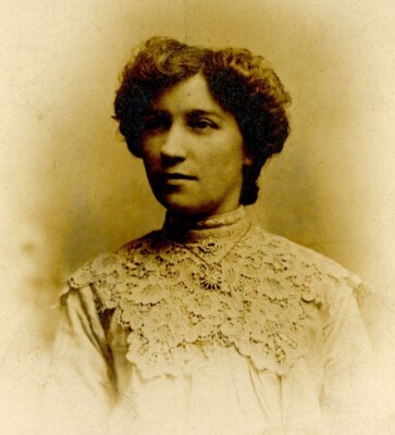 Antique cabinet card photograph portrait lady E&F Baldwin Bath fashion #11