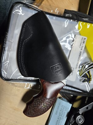 DeSantis 02 Black Leather Right Holster S&W J Frame Charter Taurus 