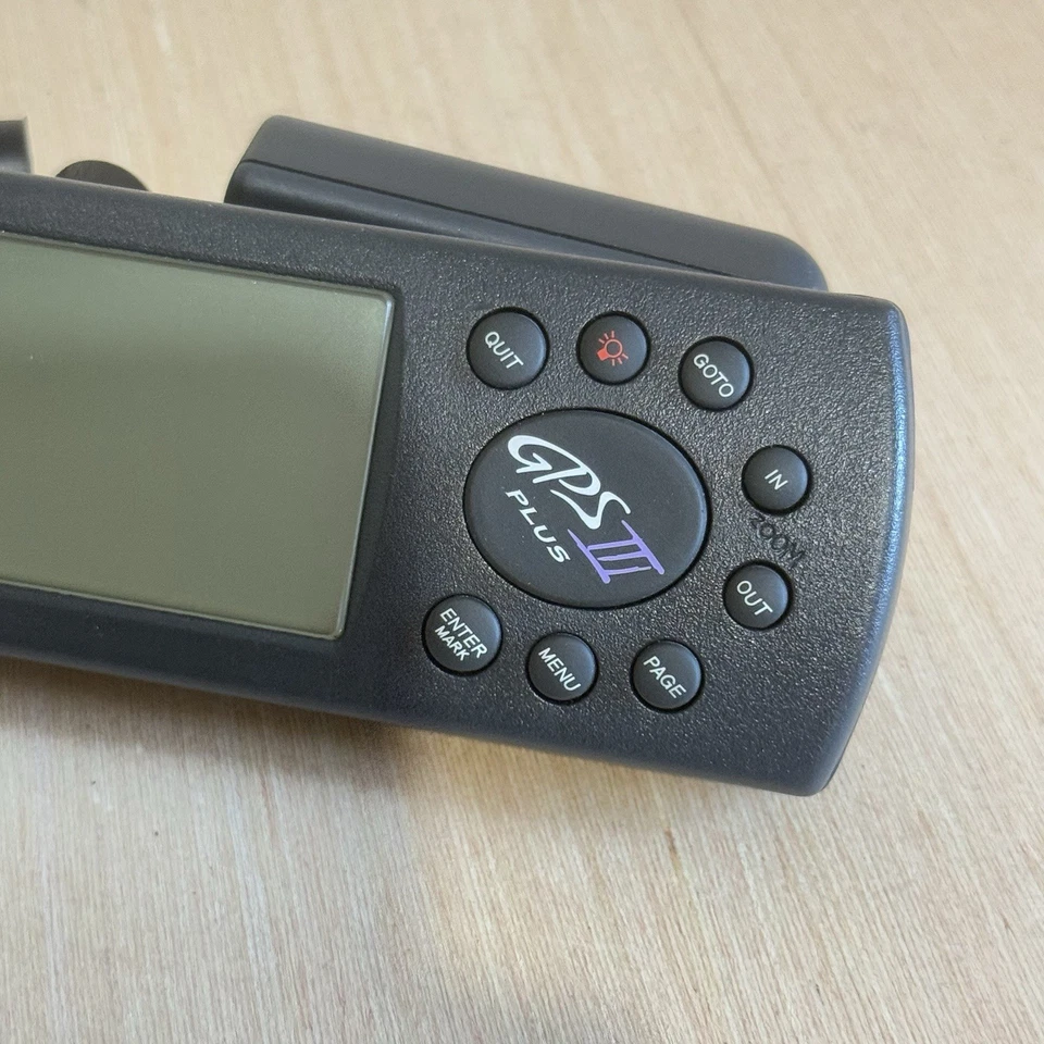 Garmin GPS III Plus Handheld GPS Hiking Outdoor Navigator “UNTESTED”Read Buy As - Image 3 of 4