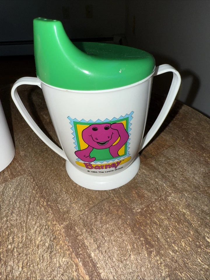 Tazas de plástico vintage x2 Barney El dinosaurio púrpura 1992/93 bebé doble mango Foto 2 de 4