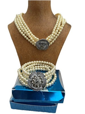 Avon Choker Halskette Armband Set mehrstrangig Kunstperlen Weihnachtsgeschenk