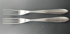 2 Studio William Sycamore Satin Stainless Dinner Forks 8 3/8