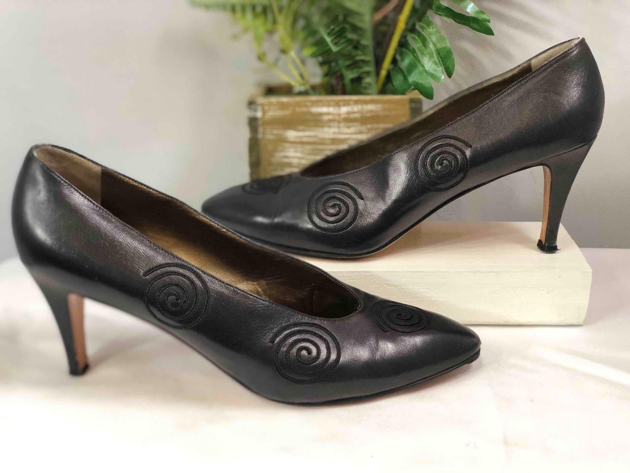 Décolleté a spirale YVES SAINT LAURENT in pelle nera taglia 8 5 M