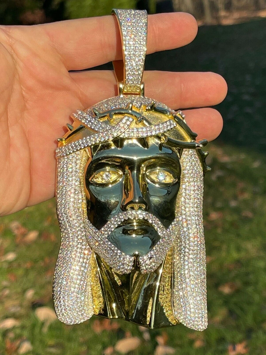 Big gold jesus best sale pendant