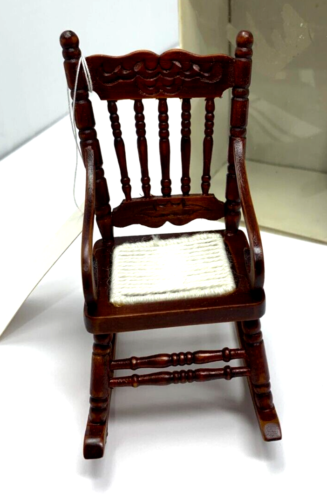 1:12 Miniature Rocking Chair Dollhouse Wooden Armchair Furniture Accessories