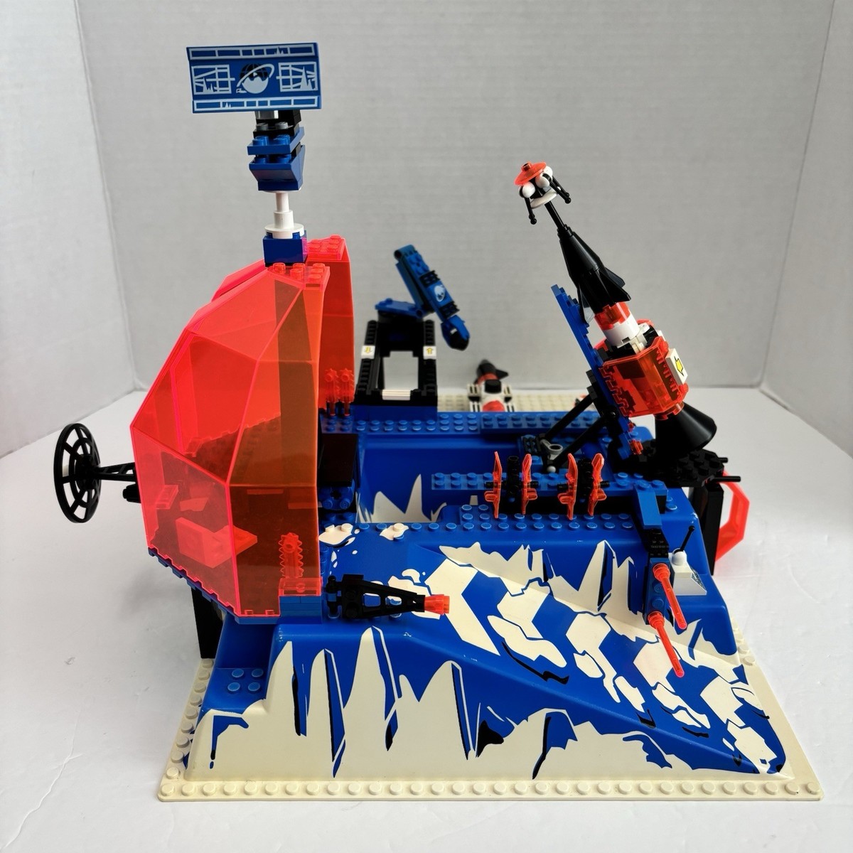 LEGO 6983 Ice Station Odyssey Vintage 1993 90-95% Complete with 2