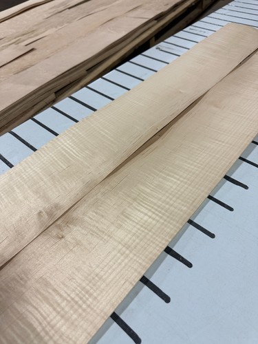Figure Maple Raw Wood Veneer 2 sheets 46'' x 5'' MF2 - Picture 3 of 6