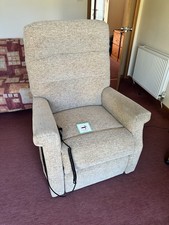 Skipton Large Riser Recliner Chair With Neck Adjust 