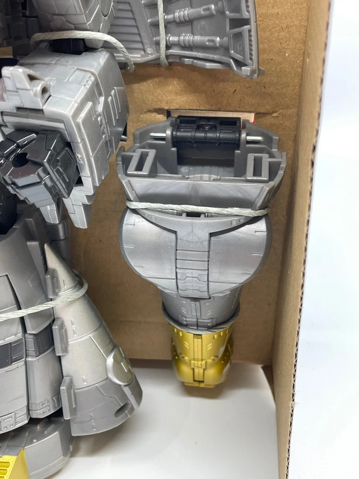 Transformers Studio Series 86-15 Leader Class The The Movie 1986 Dinobot Sludge - Image 3 of 4