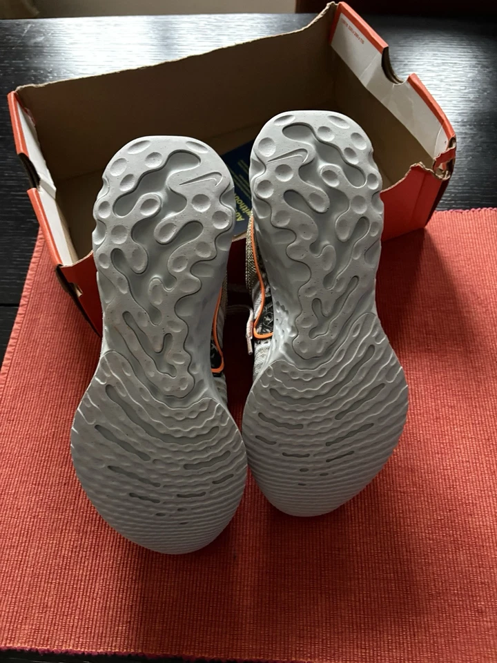 Nike React Infinity Run Flyknit 2 MFS UK 6 EUR 40 Light Bone Grey Orange New - Image 4 of 4