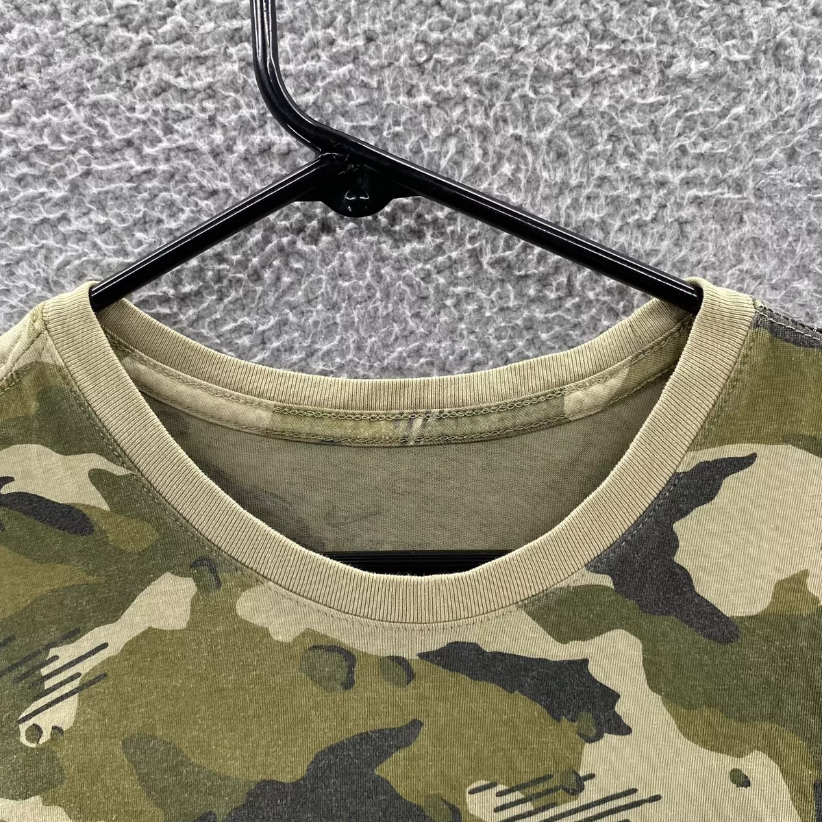 Nike camo hotsell t shirt women's