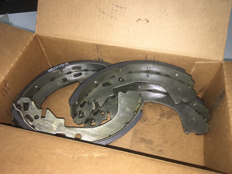 Drum Brake Shoe fits 2003-2005 Pontiac Sunfire ACDELCO GM ORIGINAL EQUIPMENT - Image 2 of 4