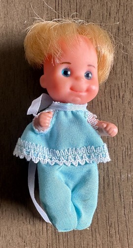Sunshine Family Baby Puppe Süßigkeiten 70er Kleinkind Figur Mattel 1973 bekleidet 3" Vintage - Bild 2 von 4