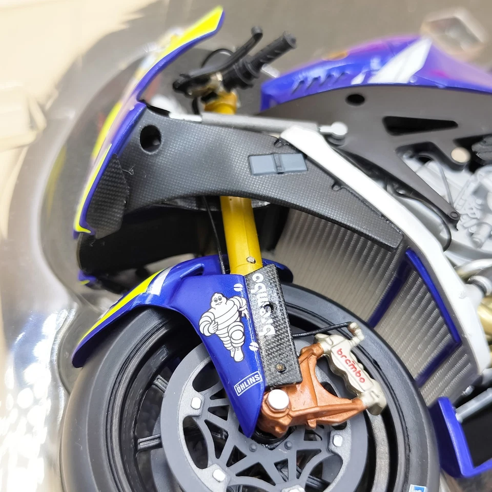 MINICHAMPS 1/12 Yamaha YZR-M1 Valentino Rossi Gauloises MotoGP 2015 122053046 - Image 3 of 4