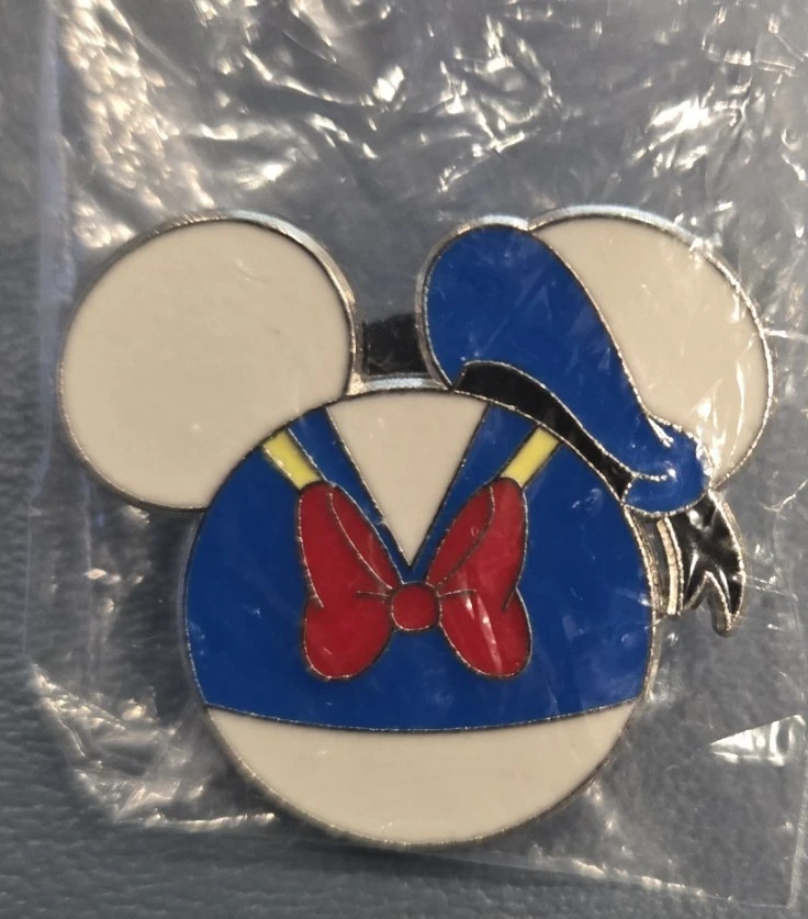 Donald Duck Mickey Mouse Head Shape Individual Disney Park Trading Pin