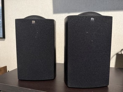 KEF Q Series Q Compact Bookshelf Speakers READ!!