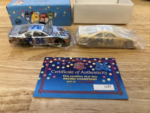 Set 2 auto Racing Champions 1999 1:64 #36 Ernie Irvan/M&M's con auto oro 24K /2499 - Foto 5 di 5