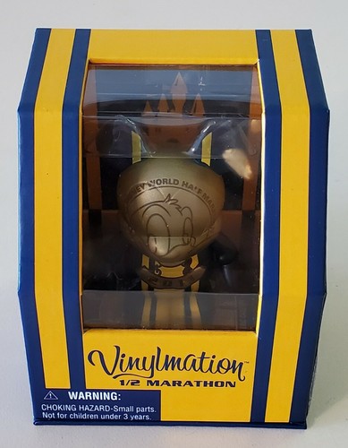 Disney 1/2 Marathon Vinylmation Donald Duck. 2011 Official Disney Parks. NEW - Picture 3 of 12