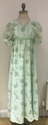 70er Jahre gefüttertes mintgrünes geblümtes Maxikleid mit Schleifenborte, 15'' Achsel zu Achsel (S)