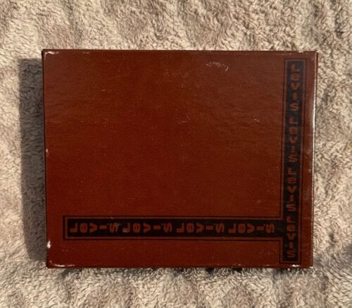 Difícil de encontrar Nuevo en caja Cartera LEVI's de Colección Años 70 con Pestaña Naranja Triple Pliegue Cuero de Vaca Repujado - Imagen 9 de 9