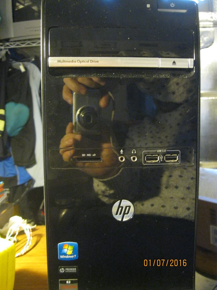 PC HP Pavilon 6-2108p AMD 2.4GHZ, 6GB RAM, Win 10 pro Foto 2 de 2