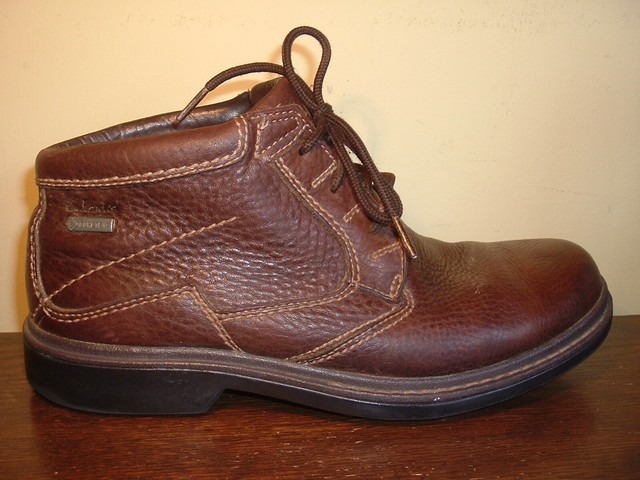 clarks mens brown leather boots